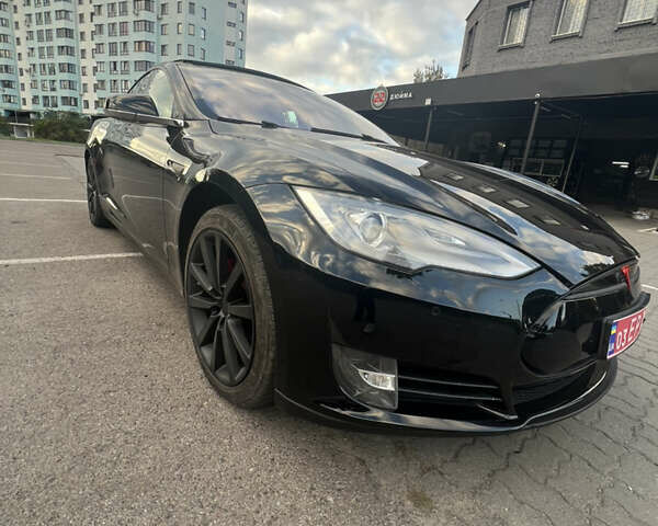 Черный Тесла Модель С, объемом двигателя 0 л и пробегом 170 тыс. км за 13399 $, фото 69 на Automoto.ua