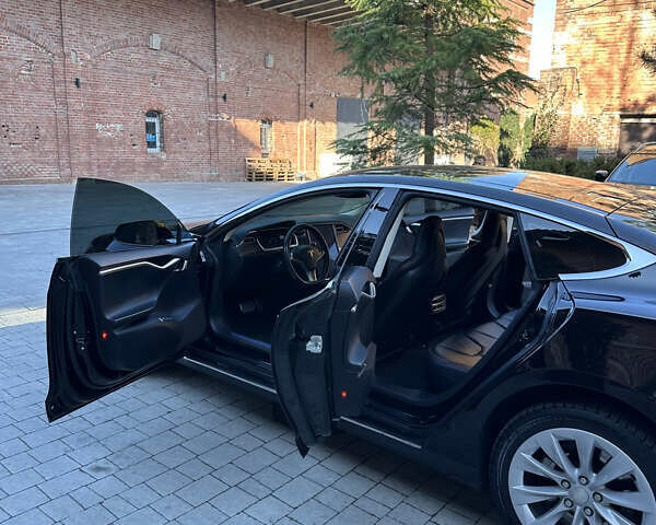 Чорний Тесла Модель С, об'ємом двигуна 0 л та пробігом 28 тис. км за 16000 $, фото 19 на Automoto.ua