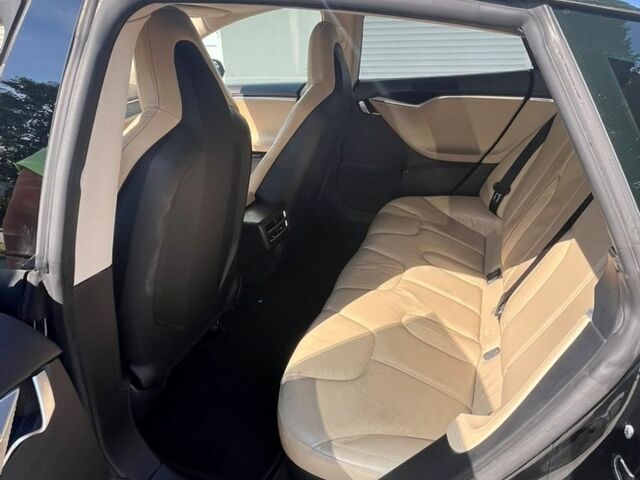 Черный Тесла Модель С, объемом двигателя 0 л и пробегом 152 тыс. км за 11650 $, фото 9 на Automoto.ua