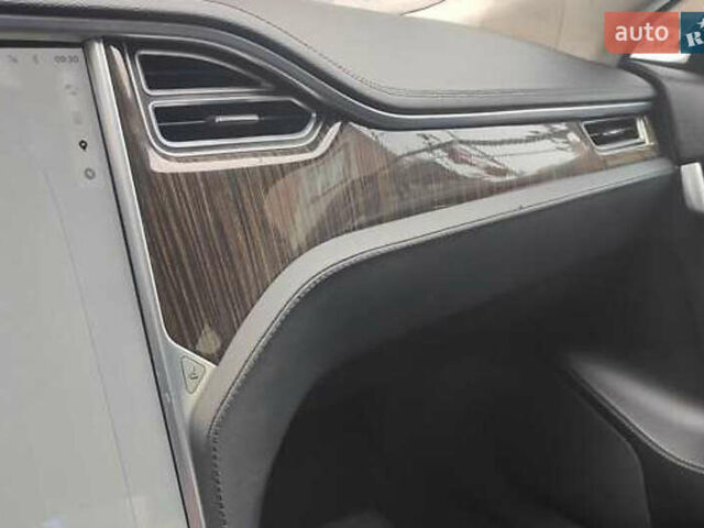 Тесла Модель С 2013 в Киеве на Automoto.ua Черный Тесла Модель С, объемом двигателя 0 л и пробегом 315 тыс. км за 12200 $, фото 7 на Automoto.ua