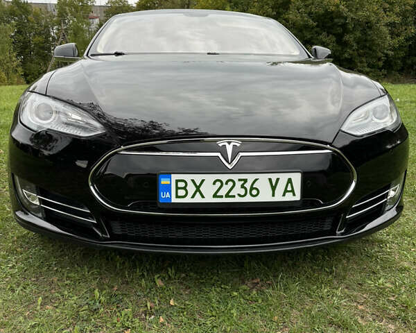 Черный Тесла Модель С, объемом двигателя 0 л и пробегом 130 тыс. км за 15300 $, фото 1 на Automoto.ua