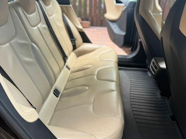 Черный Тесла Модель С, объемом двигателя 0 л и пробегом 365 тыс. км за 11500 $, фото 11 на Automoto.ua
