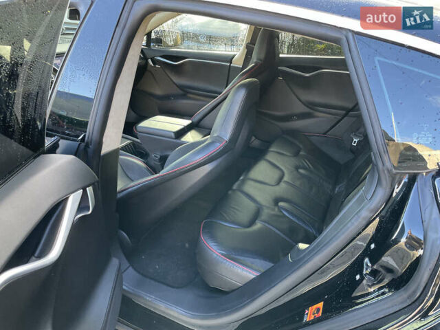 Черный Тесла Модель С, объемом двигателя 0 л и пробегом 30 тыс. км за 14800 $, фото 5 на Automoto.ua