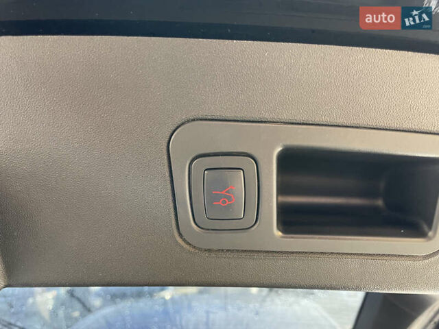 Черный Тесла Модель С, объемом двигателя 0 л и пробегом 30 тыс. км за 14800 $, фото 7 на Automoto.ua