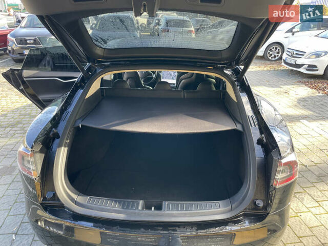 Черный Тесла Модель С, объемом двигателя 0 л и пробегом 30 тыс. км за 14800 $, фото 6 на Automoto.ua