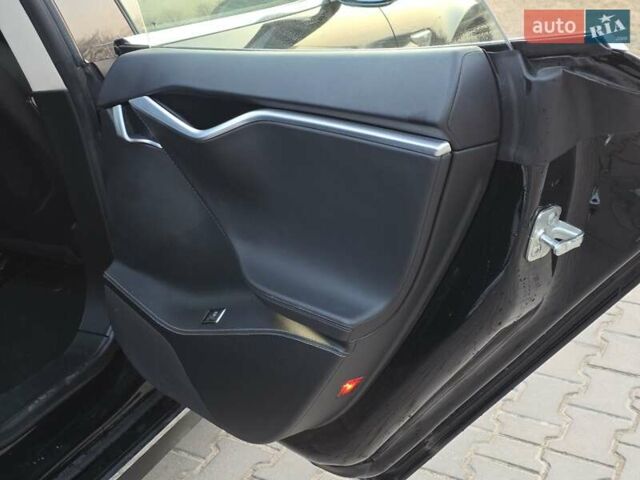 Черный Тесла Модель С, объемом двигателя 0 л и пробегом 109 тыс. км за 12999 $, фото 12 на Automoto.ua