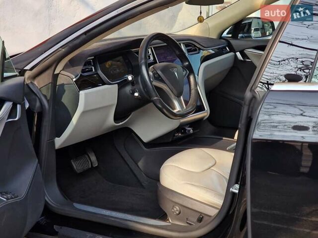 Черный Тесла Модель С, объемом двигателя 0 л и пробегом 60 тыс. км за 16990 $, фото 31 на Automoto.ua