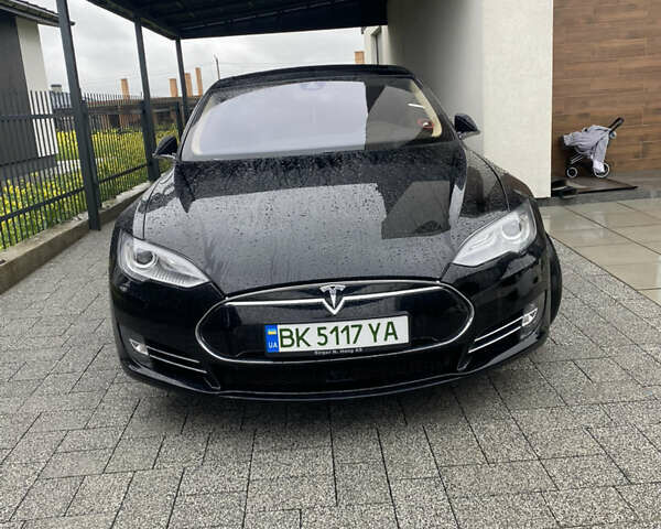 Тесла Модель С 2014 в Ровно на Automoto.ua Черный Тесла Модель С, объемом двигателя 0 л и пробегом 215 тыс. км за 11700 $, фото 2 на Automoto.ua
