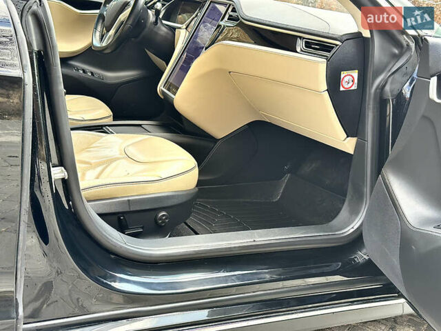 Черный Тесла Модель С, объемом двигателя 0 л и пробегом 208 тыс. км за 18999 $, фото 43 на Automoto.ua