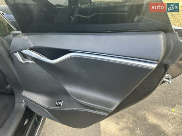 Черный Тесла Модель С, объемом двигателя 0 л и пробегом 239 тыс. км за 14500 $, фото 23 на Automoto.ua