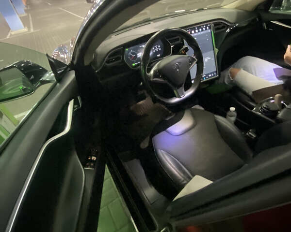Черный Тесла Модель С, объемом двигателя 0 л и пробегом 210 тыс. км за 10000 $, фото 18 на Automoto.ua