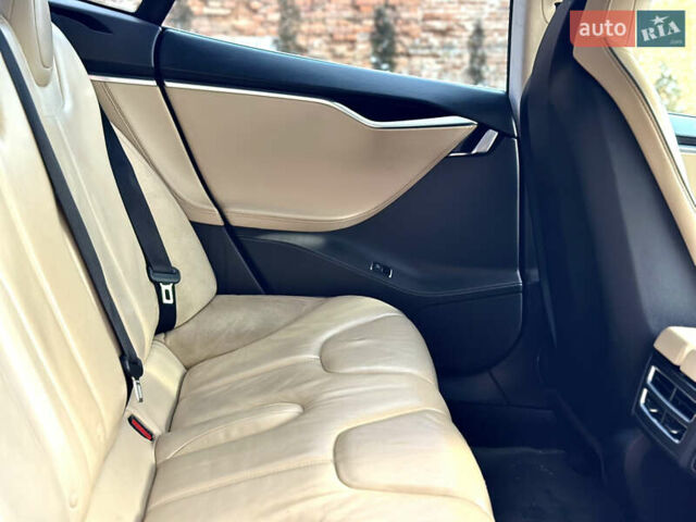 Черный Тесла Модель С, объемом двигателя 0 л и пробегом 208 тыс. км за 18999 $, фото 40 на Automoto.ua