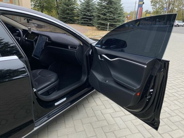 Черный Тесла Модель С, объемом двигателя 0 л и пробегом 218 тыс. км за 15000 $, фото 20 на Automoto.ua