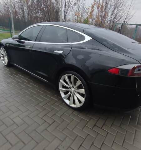Чорний Тесла Модель С, об'ємом двигуна 0 л та пробігом 200 тис. км за 11690 $, фото 3 на Automoto.ua