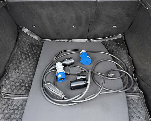 Черный Тесла Модель С, объемом двигателя 0 л и пробегом 116 тыс. км за 14950 $, фото 28 на Automoto.ua