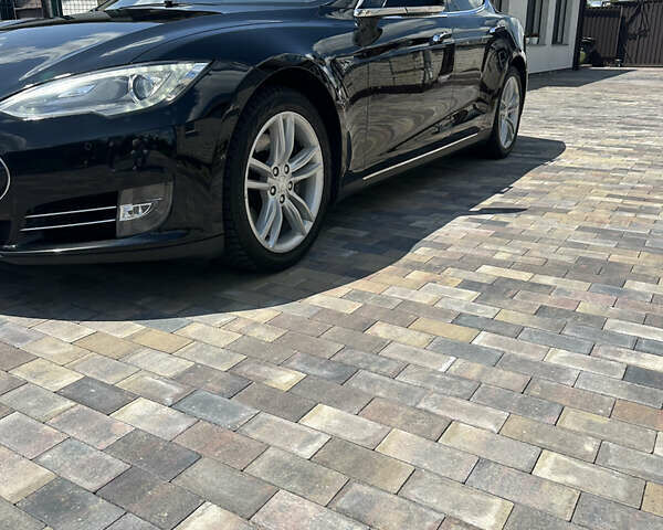 Черный Тесла Модель С, объемом двигателя 0 л и пробегом 220 тыс. км за 12700 $, фото 1 на Automoto.ua