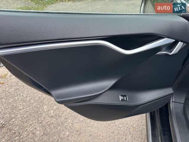 Тесла Модель С 2014 в Одессе на Automoto.ua Черный Тесла Модель С, объемом двигателя 0 л и пробегом 205 тыс. км за 14000 $, фото 14 на Automoto.ua