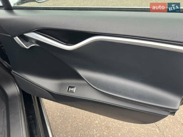 Тесла Модель С 2014 в Одессе на Automoto.ua Черный Тесла Модель С, объемом двигателя 0 л и пробегом 205 тыс. км за 14000 $, фото 19 на Automoto.ua