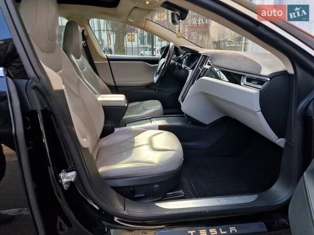 Черный Тесла Модель С, объемом двигателя 0 л и пробегом 60 тыс. км за 17490 $, фото 34 на Automoto.ua