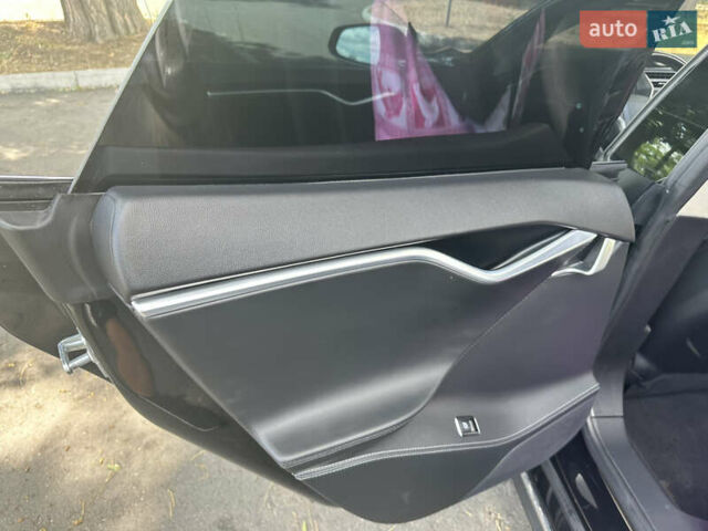 Черный Тесла Модель С, объемом двигателя 0 л и пробегом 239 тыс. км за 14500 $, фото 25 на Automoto.ua