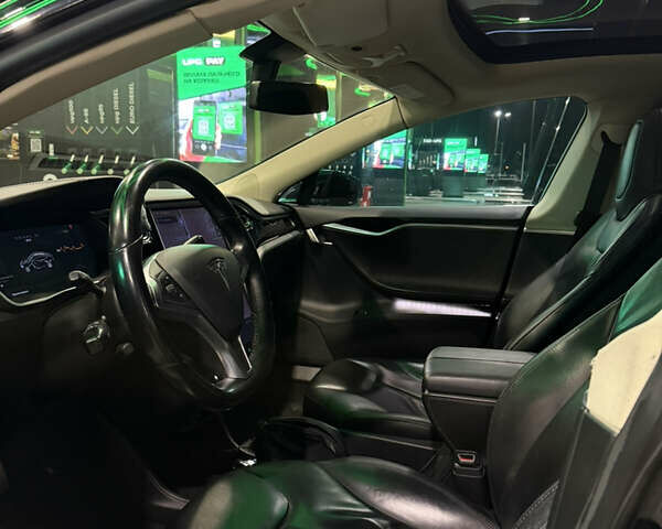 Чорний Тесла Модель С, об'ємом двигуна 0 л та пробігом 127 тис. км за 12000 $, фото 4 на Automoto.ua