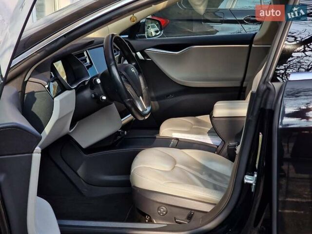 Черный Тесла Модель С, объемом двигателя 0 л и пробегом 60 тыс. км за 17490 $, фото 32 на Automoto.ua