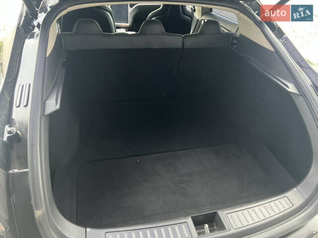 Черный Тесла Модель С, объемом двигателя 0 л и пробегом 210 тыс. км за 10000 $, фото 22 на Automoto.ua