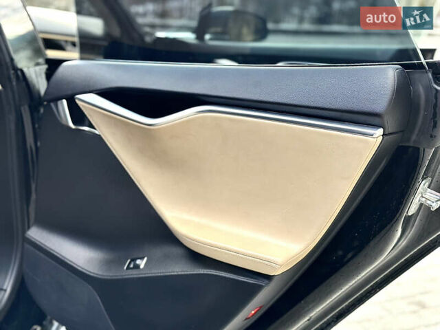 Черный Тесла Модель С, объемом двигателя 0 л и пробегом 208 тыс. км за 18999 $, фото 41 на Automoto.ua