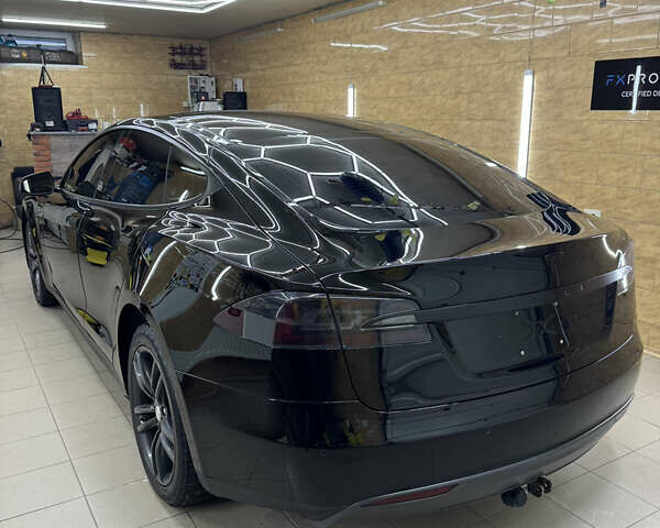 Чорний Тесла Модель С, об'ємом двигуна 0 л та пробігом 145 тис. км за 15900 $, фото 4 на Automoto.ua