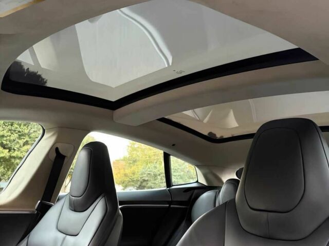 Черный Тесла Модель С, объемом двигателя 0 л и пробегом 83 тыс. км за 4000 $, фото 6 на Automoto.ua