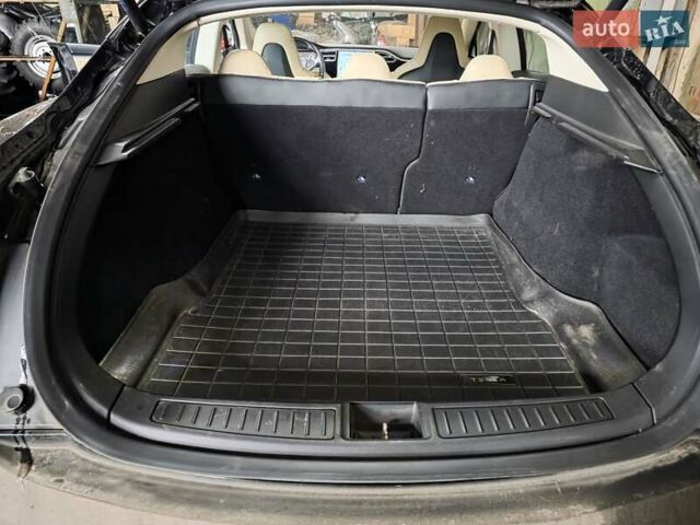 Чорний Тесла Модель С, об'ємом двигуна 0 л та пробігом 198 тис. км за 12499 $, фото 11 на Automoto.ua