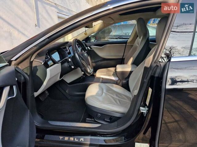Черный Тесла Модель С, объемом двигателя 0 л и пробегом 60 тыс. км за 17490 $, фото 45 на Automoto.ua