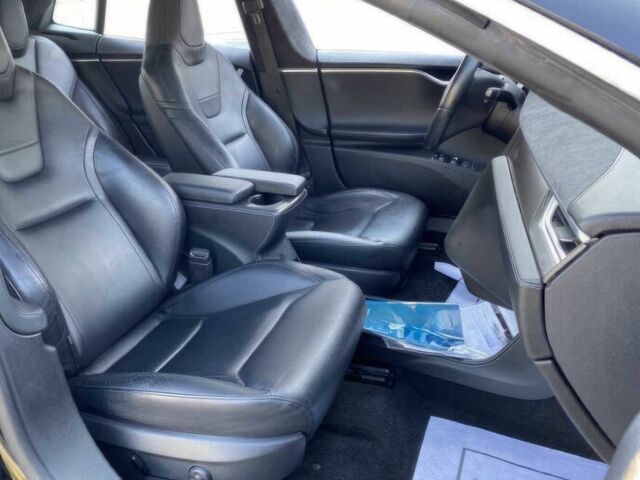 Черный Тесла Модель С, объемом двигателя 0 л и пробегом 86 тыс. км за 3500 $, фото 6 на Automoto.ua