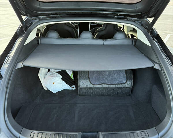 Черный Тесла Модель С, объемом двигателя 0 л и пробегом 127 тыс. км за 14200 $, фото 5 на Automoto.ua