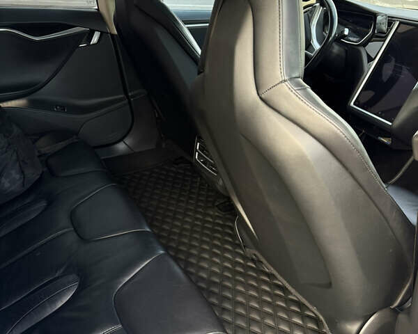 Черный Тесла Модель С, объемом двигателя 0 л и пробегом 127 тыс. км за 14200 $, фото 6 на Automoto.ua