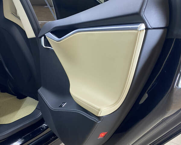 Чорний Тесла Модель С, об'ємом двигуна 0 л та пробігом 145 тис. км за 15900 $, фото 17 на Automoto.ua