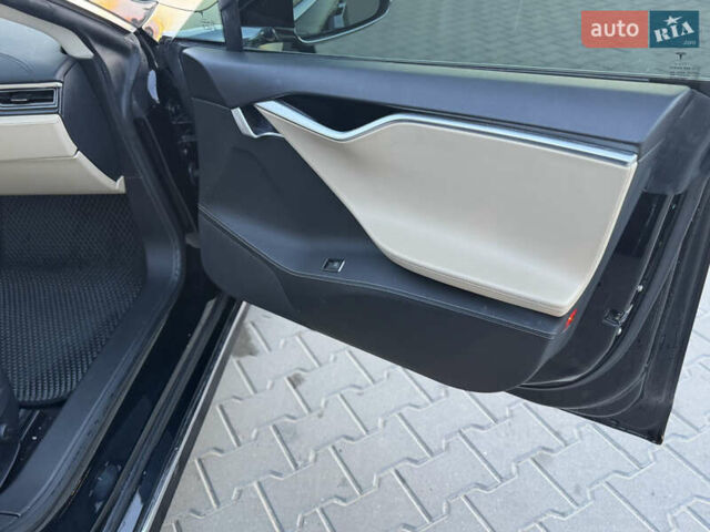 Черный Тесла Модель С, объемом двигателя 0 л и пробегом 98 тыс. км за 11500 $, фото 32 на Automoto.ua