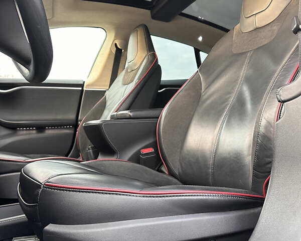 Черный Тесла Модель С, объемом двигателя 0 л и пробегом 116 тыс. км за 14950 $, фото 25 на Automoto.ua