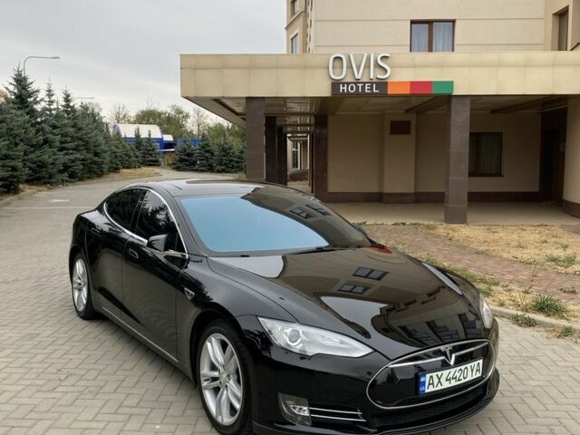 Черный Тесла Модель С, объемом двигателя 0 л и пробегом 218 тыс. км за 15000 $, фото 2 на Automoto.ua