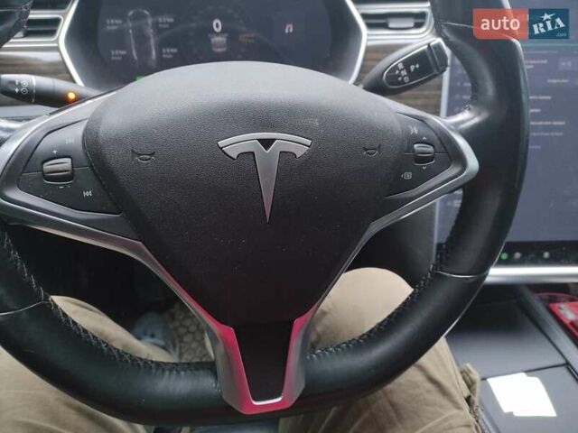 Черный Тесла Модель С, объемом двигателя 0 л и пробегом 166 тыс. км за 15300 $, фото 3 на Automoto.ua