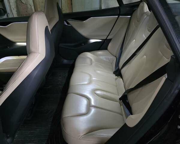 Чорний Тесла Модель С, об'ємом двигуна 0 л та пробігом 198 тис. км за 12499 $, фото 9 на Automoto.ua