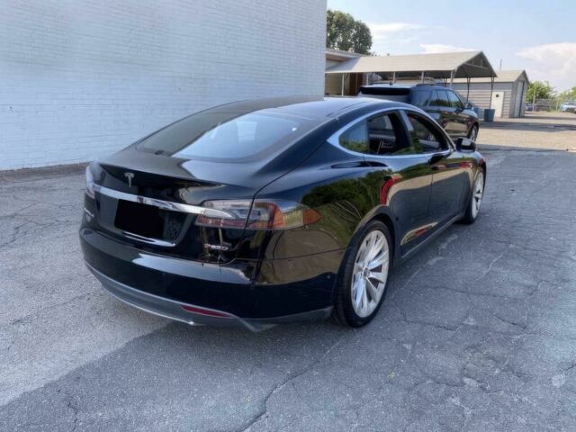 Черный Тесла Модель С, объемом двигателя 0 л и пробегом 86 тыс. км за 3500 $, фото 5 на Automoto.ua