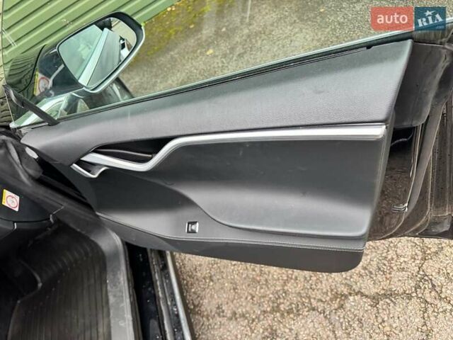 Чорний Тесла Модель С, об'ємом двигуна 0 л та пробігом 200 тис. км за 10900 $, фото 2 на Automoto.ua