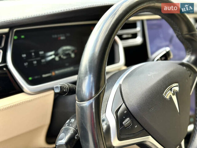 Черный Тесла Модель С, объемом двигателя 0 л и пробегом 208 тыс. км за 18999 $, фото 50 на Automoto.ua