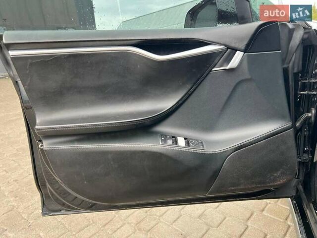 Черный Тесла Модель С, объемом двигателя 0 л и пробегом 150 тыс. км за 14990 $, фото 13 на Automoto.ua