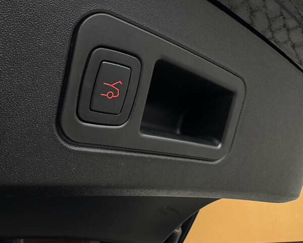 Чорний Тесла Модель С, об'ємом двигуна 0 л та пробігом 60 тис. км за 15500 $, фото 33 на Automoto.ua