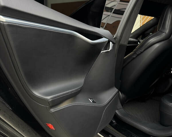 Чорний Тесла Модель С, об'ємом двигуна 0 л та пробігом 60 тис. км за 15500 $, фото 31 на Automoto.ua