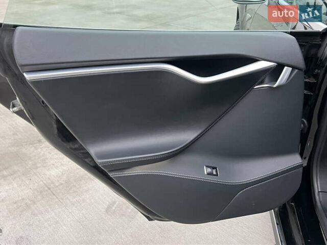 Черный Тесла Модель С, объемом двигателя 0 л и пробегом 305 тыс. км за 9500 $, фото 25 на Automoto.ua