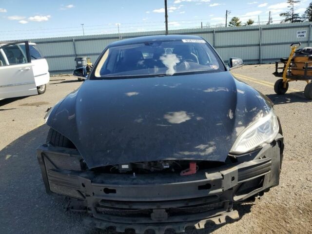 Чорний Тесла Модель С, об'ємом двигуна 0 л та пробігом 189 тис. км за 10500 $, фото 1 на Automoto.ua