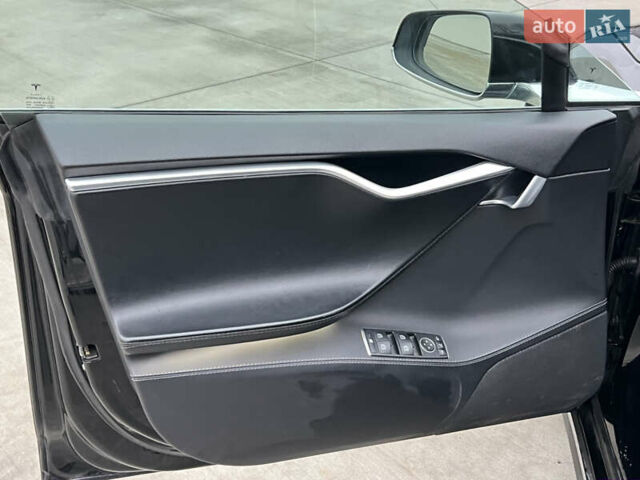 Черный Тесла Модель С, объемом двигателя 0 л и пробегом 305 тыс. км за 9500 $, фото 20 на Automoto.ua